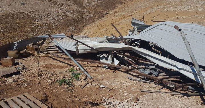 الاحتلال يهدم مساكن ومنشآت بالأغوار ويجبر عائلات في عرابة على إخلاء منازلها